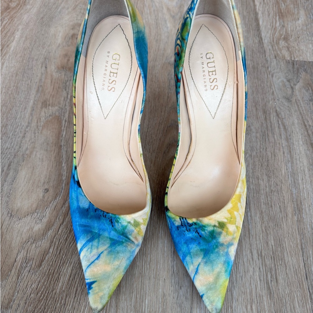 GUESS Women's Blue and Yellow multi-colored Heels